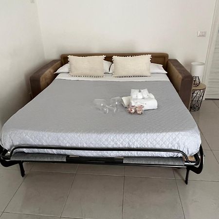 B&B Regina Rooms アヴォラ エクステリア 写真