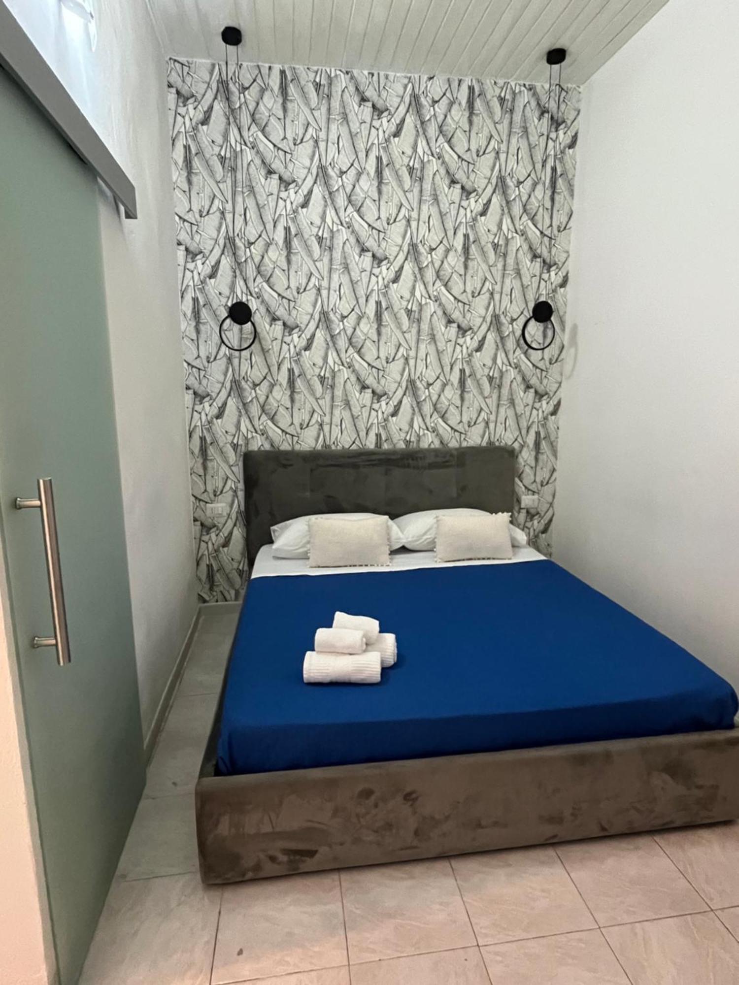 B&B Regina Rooms アヴォラ エクステリア 写真