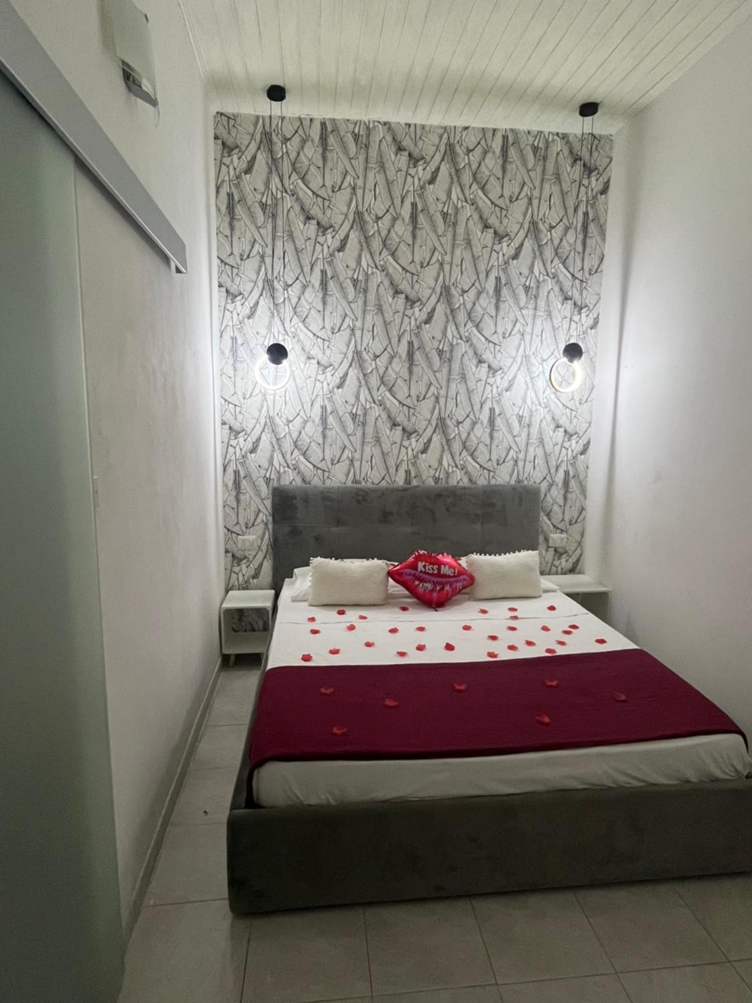 B&B Regina Rooms アヴォラ エクステリア 写真